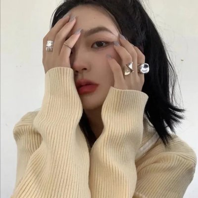 一个年轻的姑娘